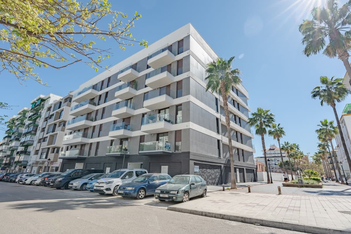 Middle Floor Apartment in Estepona — photo 1 of 10