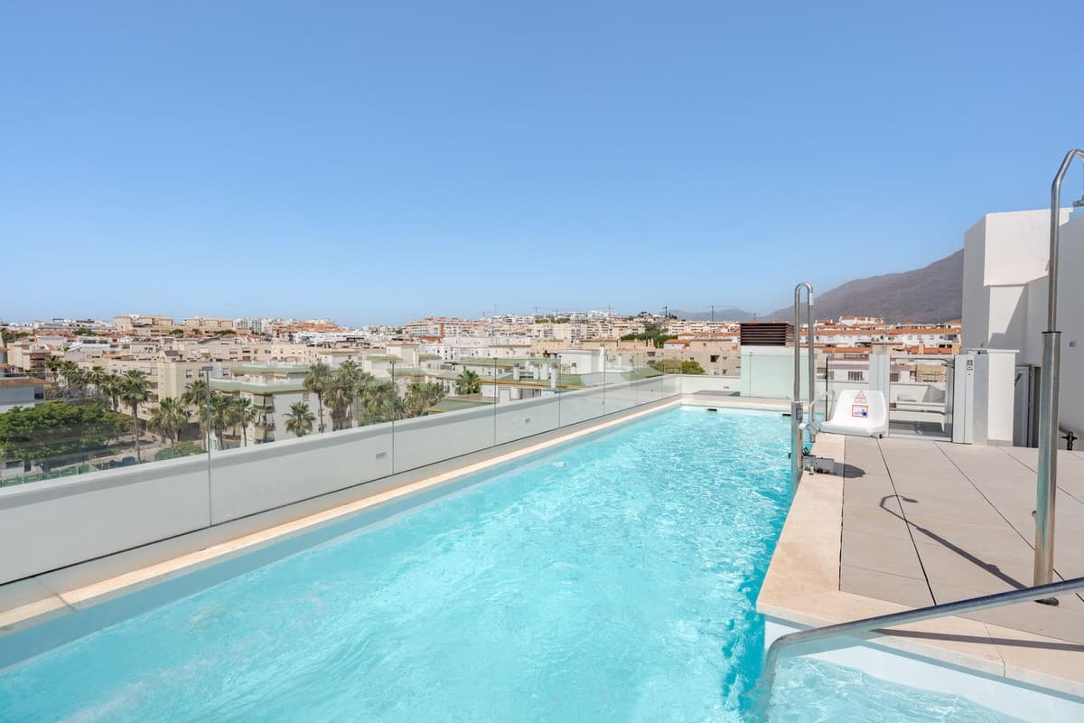 Middle Floor Apartment in Estepona — photo 2 of 10