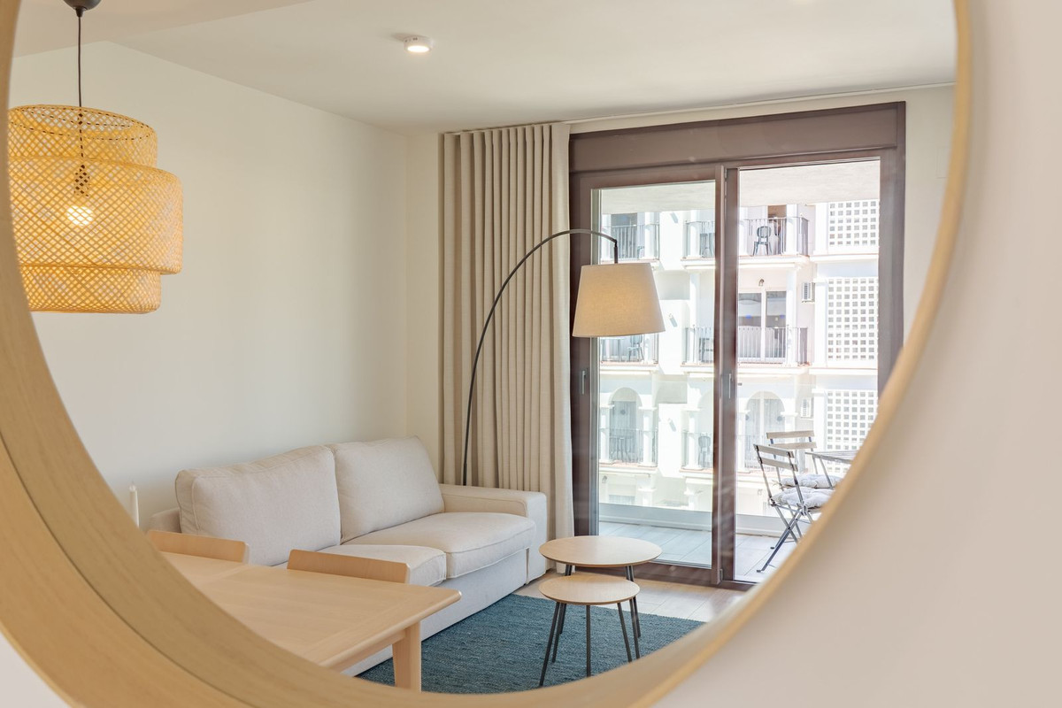 Middle Floor Apartment in Estepona — photo 9 of 10