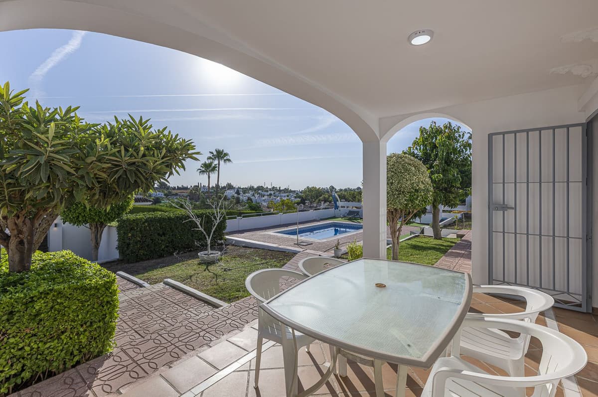 Detached Villa in Estepona — photo 3 of 10
