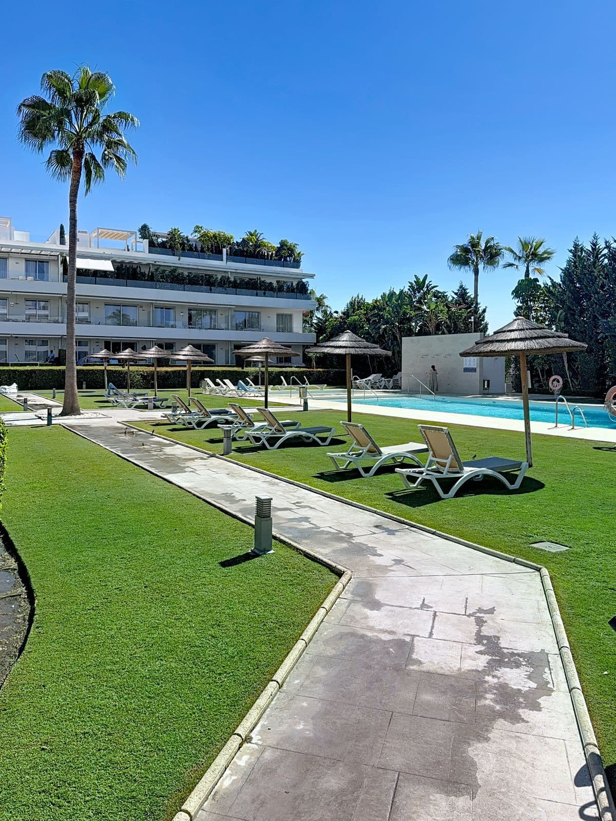 Ground Floor Apartment in Bel Air — photo 1 of 10