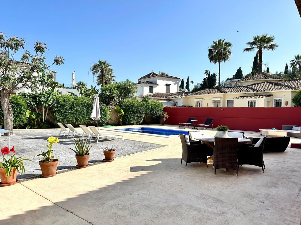 Detached Villa in Marbella — photo 3 of 10