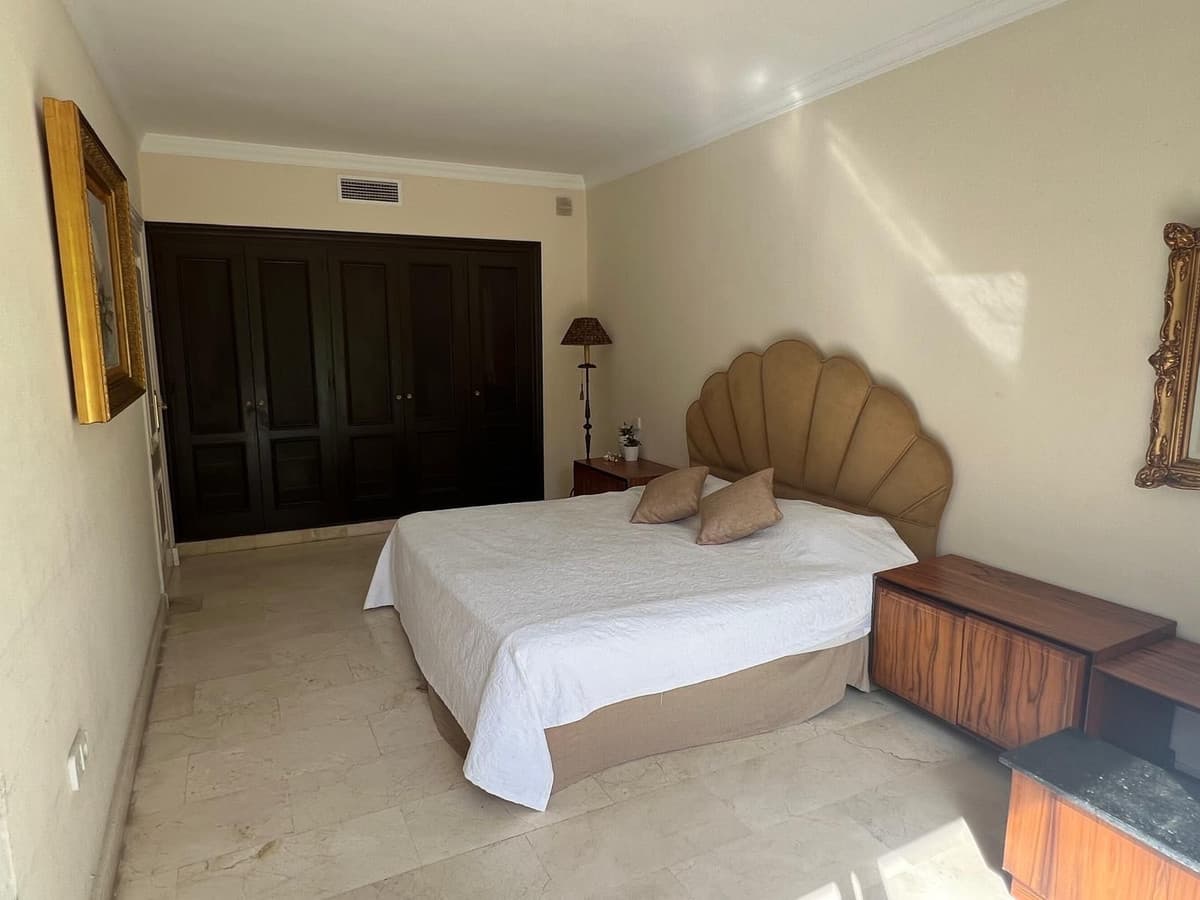 Townhouse in La Quinta — photo 7 of 10