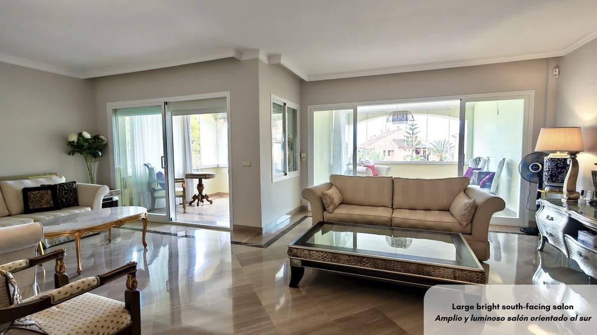Middle Floor Apartment in Bahía de Marbella — photo 4 of 10