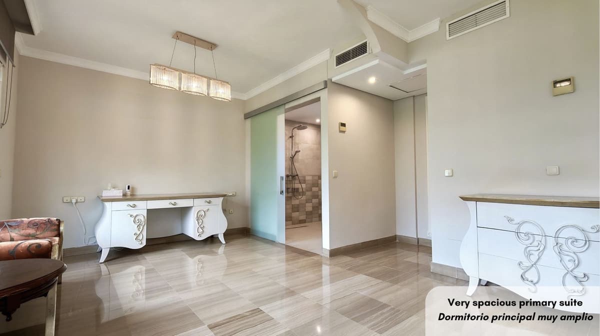 Middle Floor Apartment in Bahía de Marbella — photo 8 of 10