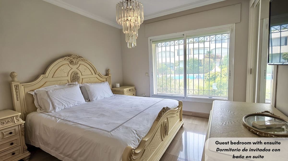 Middle Floor Apartment in Bahía de Marbella — photo 10 of 10
