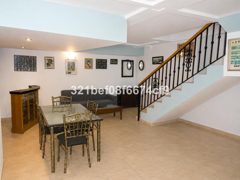 Townhouse in Estepona — photo 2 of 9