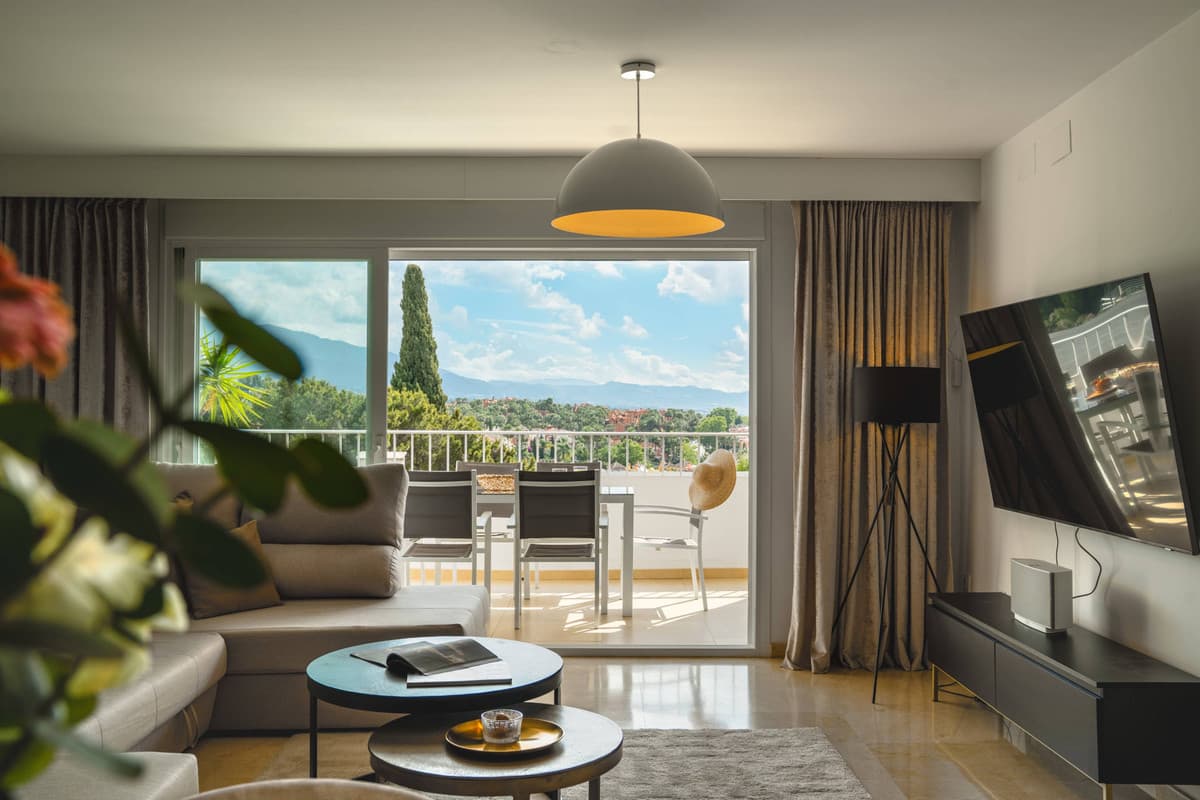 Middle Floor Apartment in Nueva Andalucía — photo 2 of 10