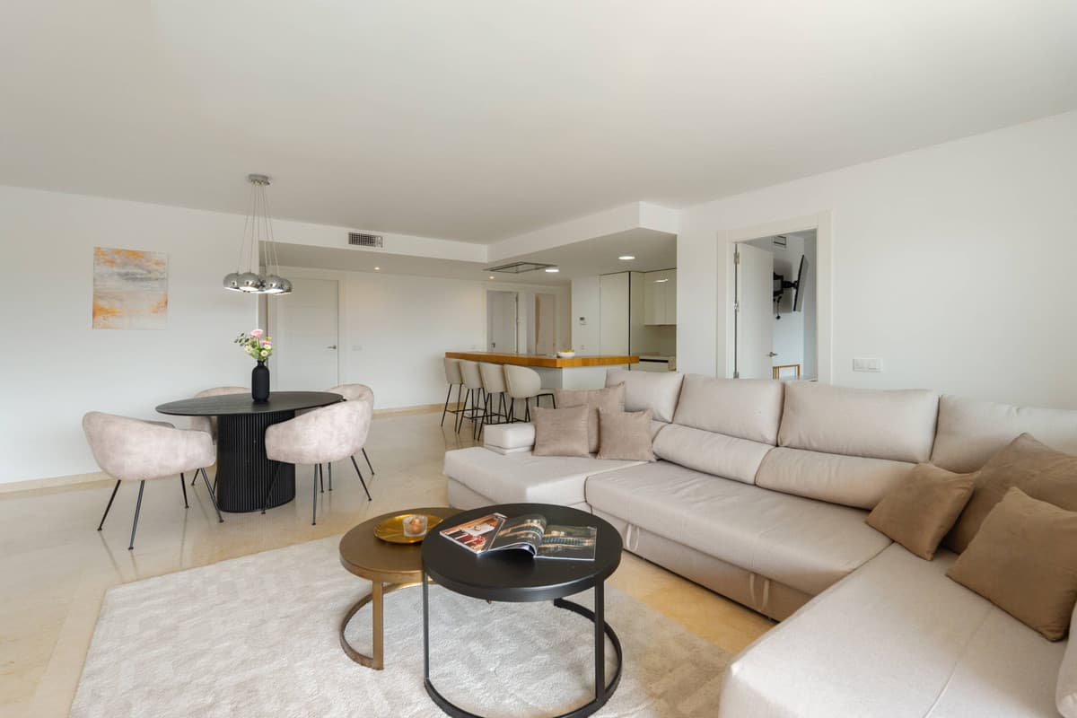 Middle Floor Apartment in Nueva Andalucía — photo 6 of 10
