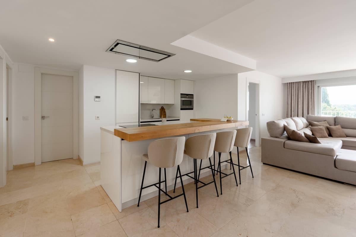 Middle Floor Apartment in Nueva Andalucía — photo 10 of 10