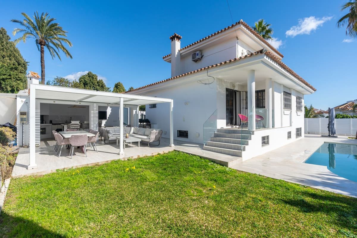 Detached Villa in Atalaya — photo 1 of 10