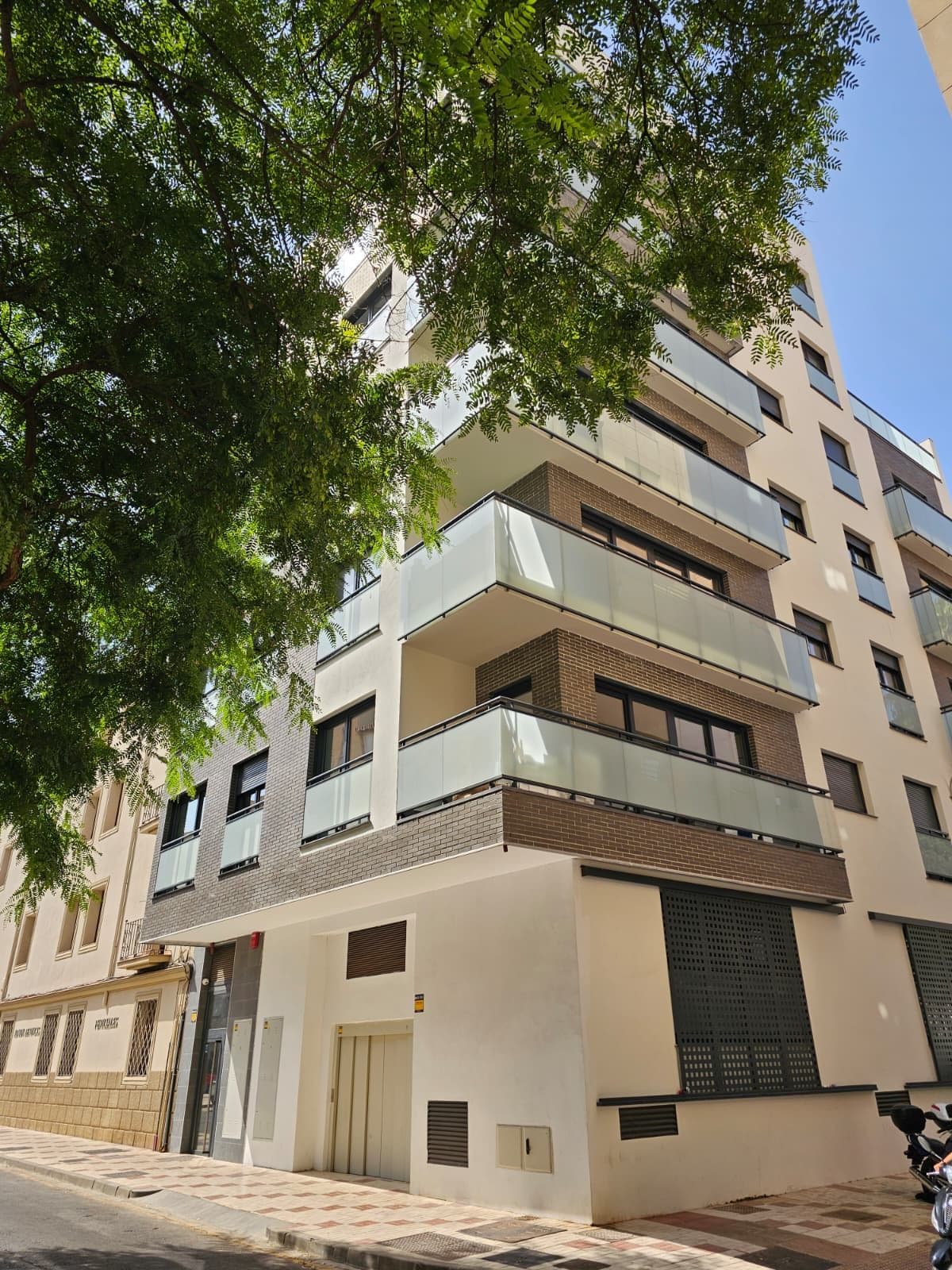 Middle Floor Apartment in Málaga Centro — photo 1 of 10