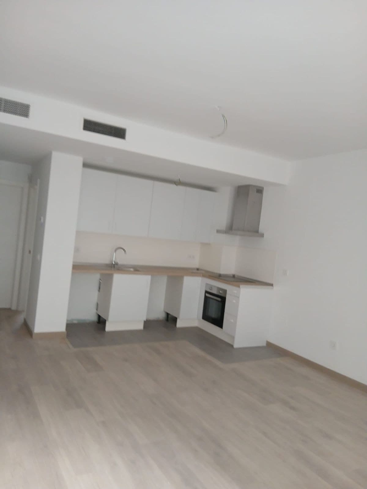 Middle Floor Apartment in Málaga Centro — photo 7 of 10