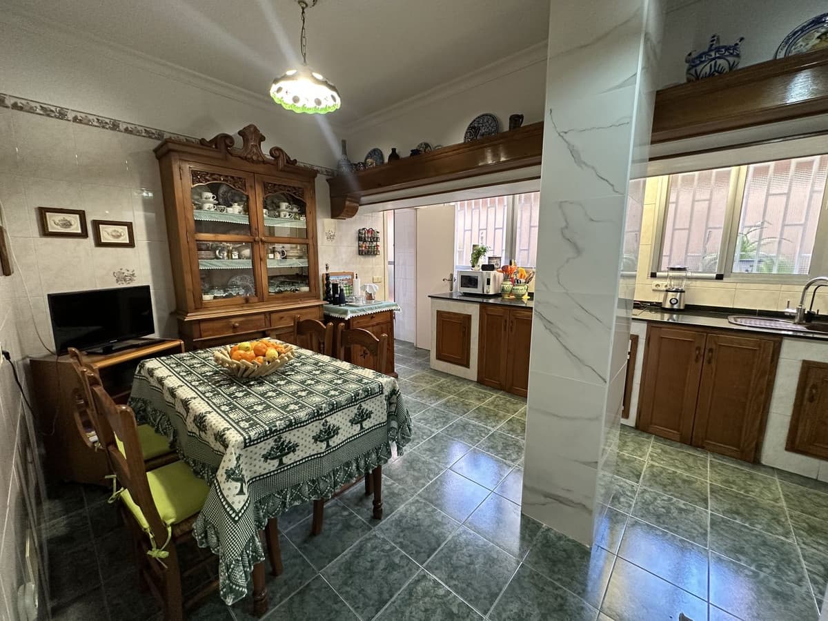 Middle Floor Apartment in Malagueta — photo 8 of 10