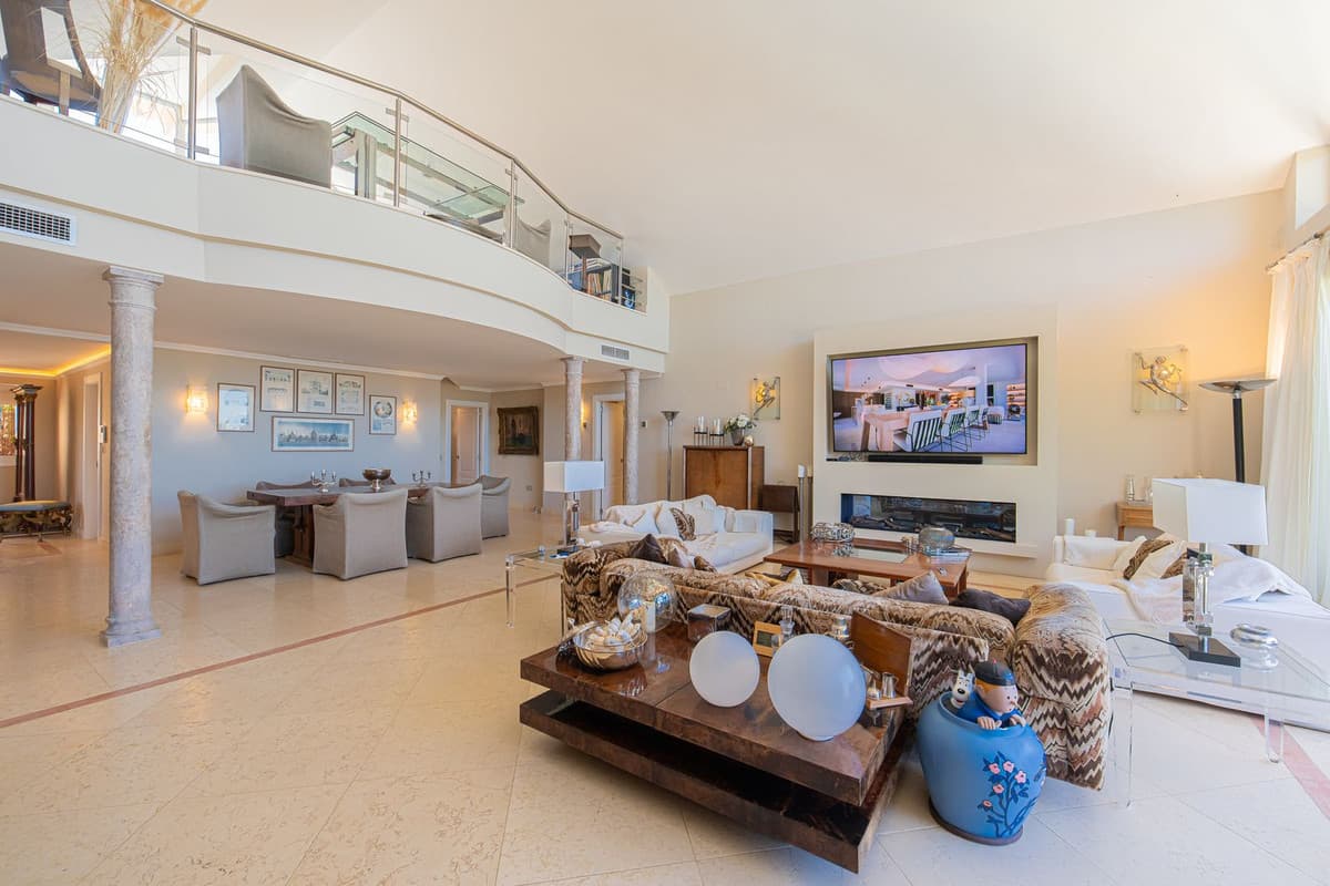 Penthouse Duplex in Nueva Andalucía — photo 4 of 10