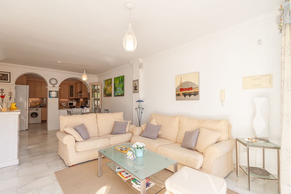 Ground Floor Apartment in Elviria — photo 4 of 10