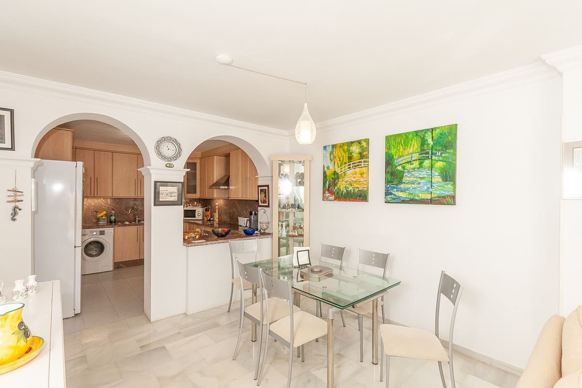 Ground Floor Apartment in Elviria — photo 10 of 10