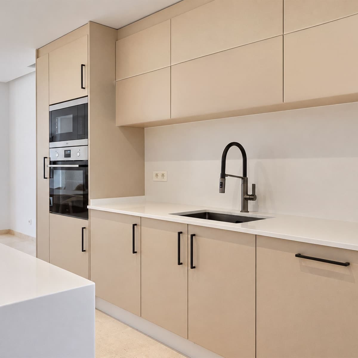 Middle Floor Apartment in Estepona — photo 9 of 10