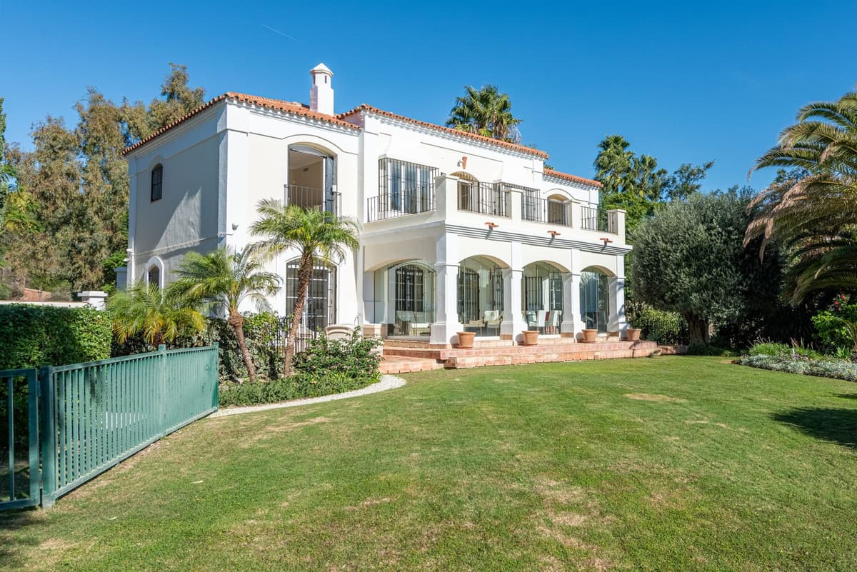 Detached Villa in Nueva Andalucía — photo 10 of 10