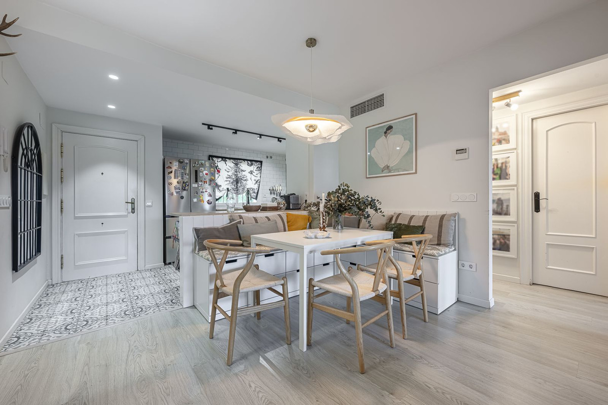 Middle Floor Apartment in Guadalmina Alta — photo 6 of 10