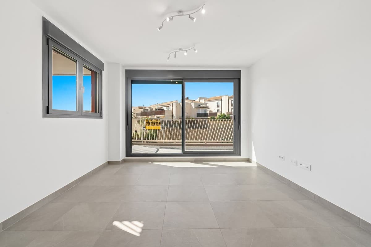 Middle Floor Apartment in Mijas — photo 5 of 10