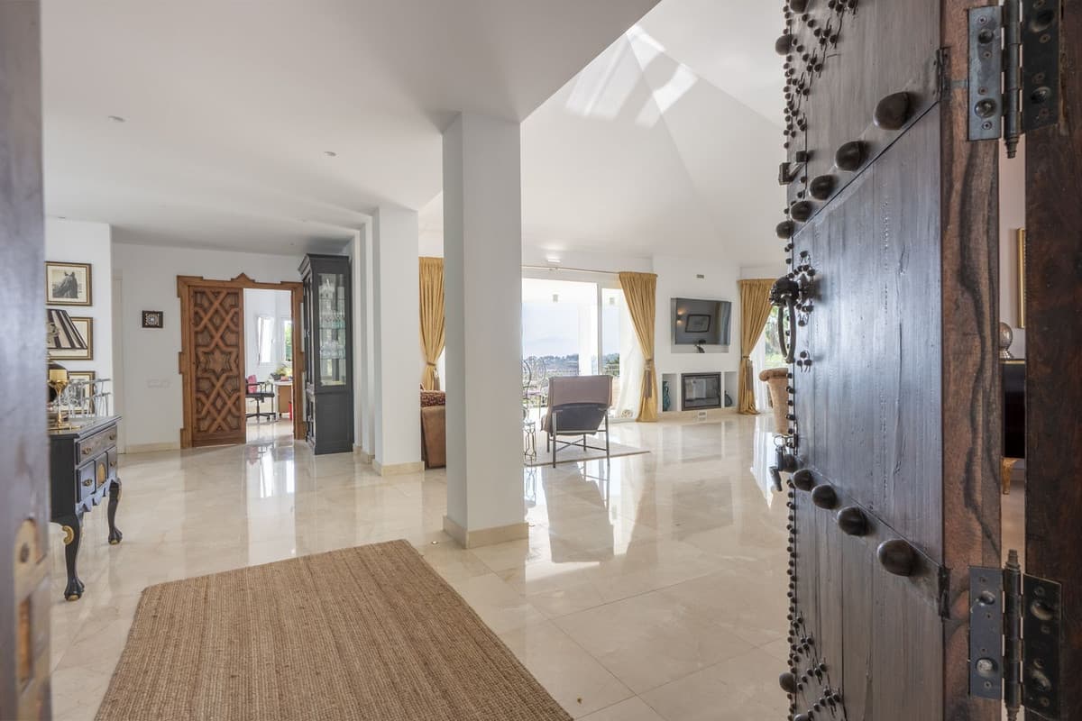 Detached Villa in El Rosario — photo 3 of 10