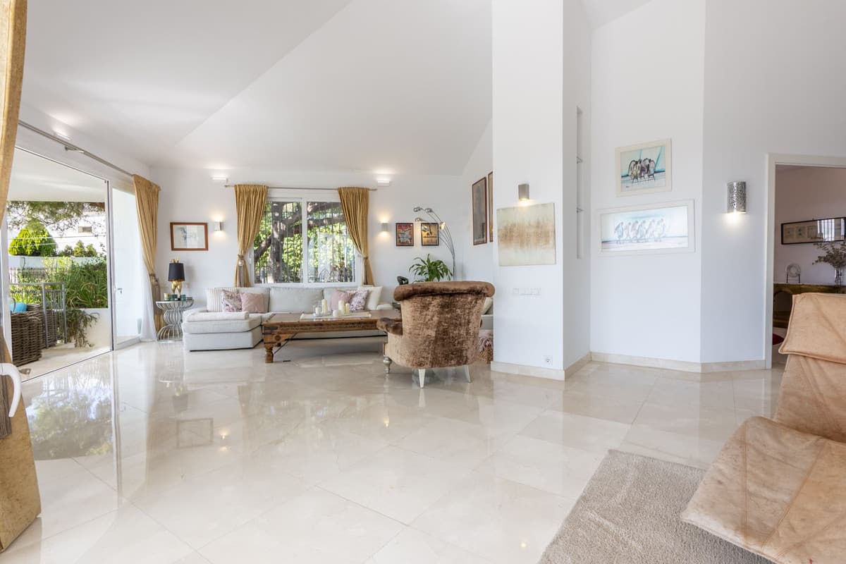 Detached Villa in El Rosario — photo 6 of 10