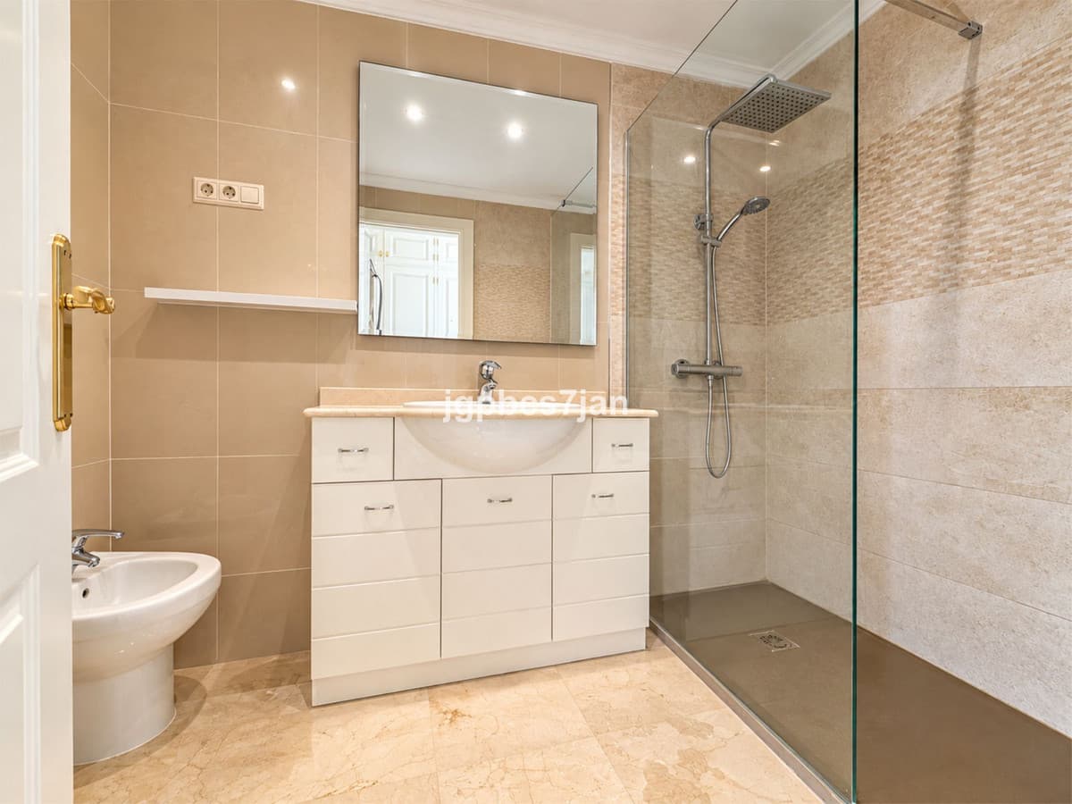 Middle Floor Apartment in La Cala Hills — photo 9 of 10