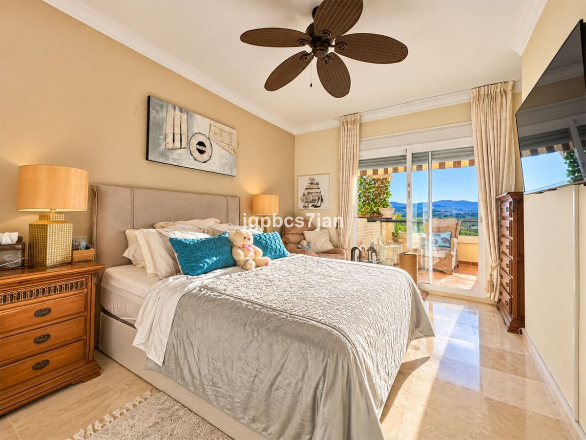 Middle Floor Apartment in La Cala Hills — photo 10 of 10