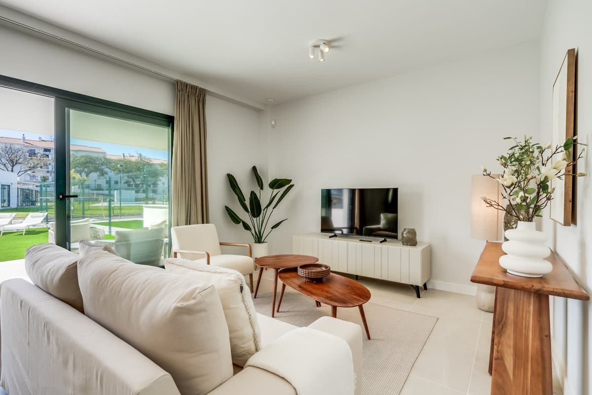 Ground Floor Apartment in Estepona — photo 3 of 10