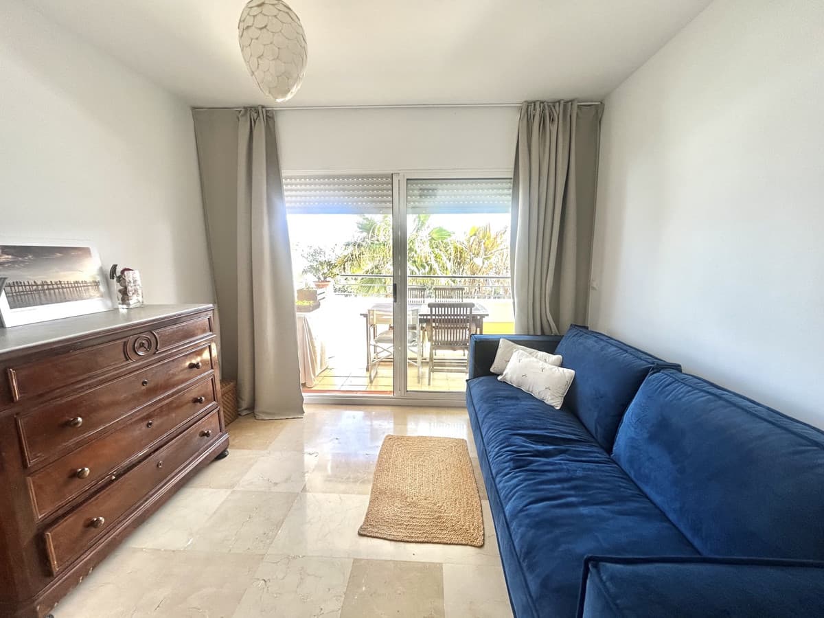 Middle Floor Apartment in Guadalmina Alta — photo 4 of 10