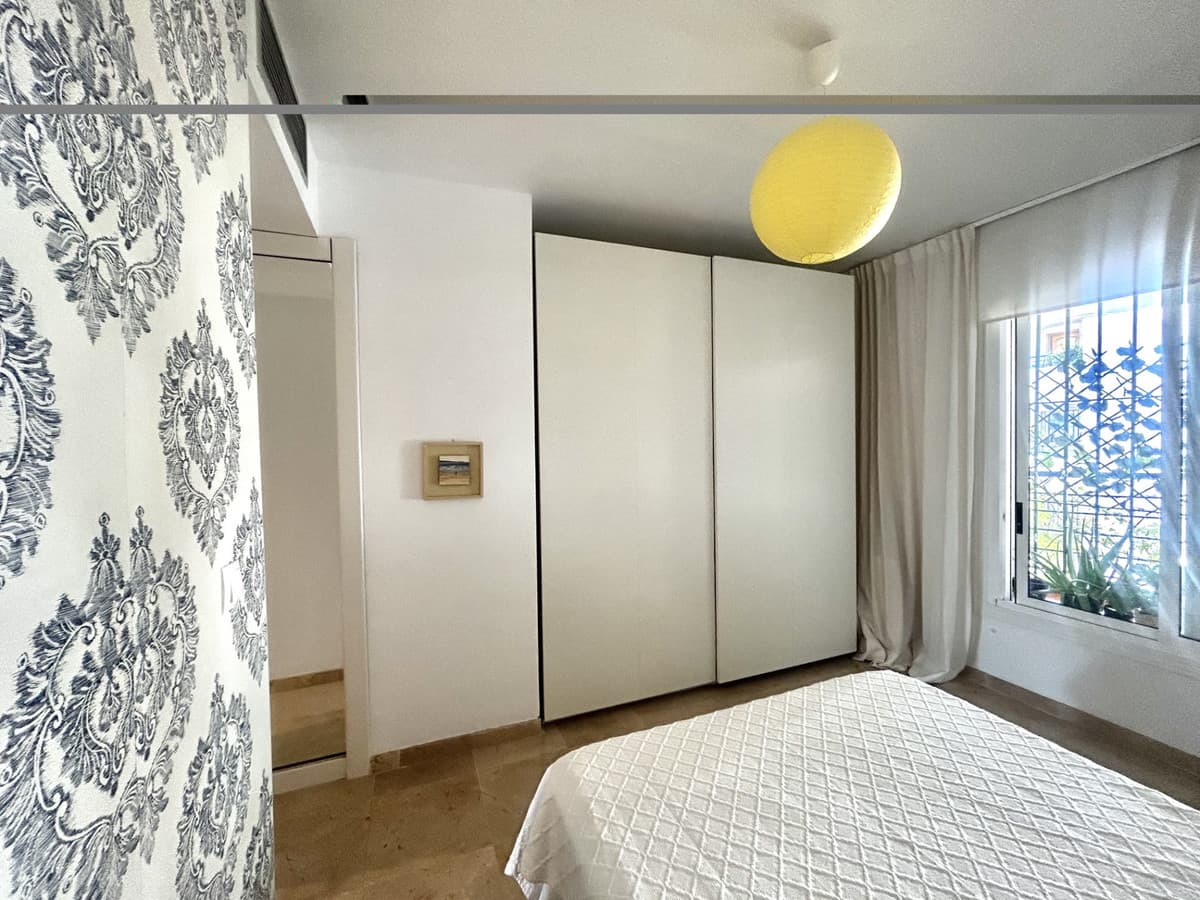 Middle Floor Apartment in Guadalmina Alta — photo 8 of 10