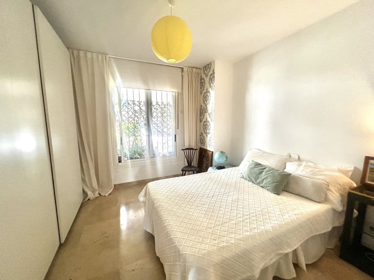 Middle Floor Apartment in Guadalmina Alta — photo 10 of 10