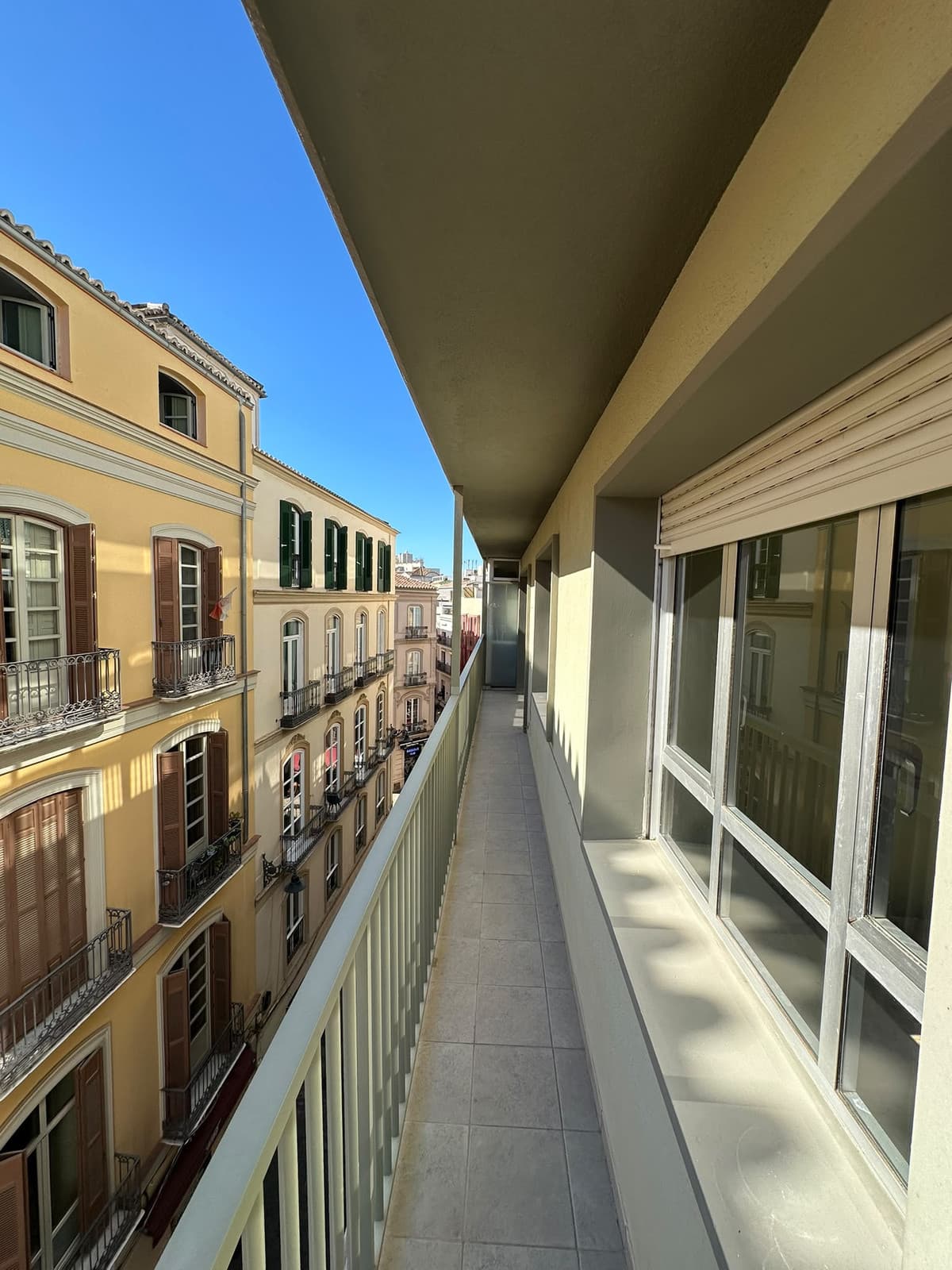 Middle Floor Apartment in Centro Histórico — photo 2 of 10
