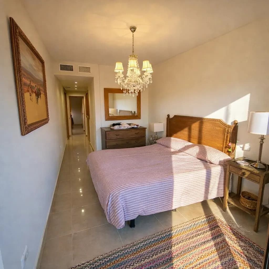 Middle Floor Apartment in Estepona — photo 4 of 10