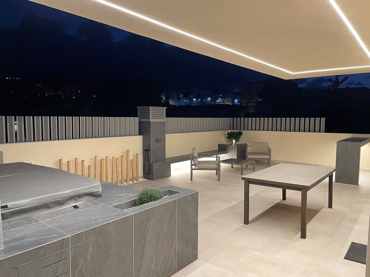 Penthouse in Coín — photo 1 of 10