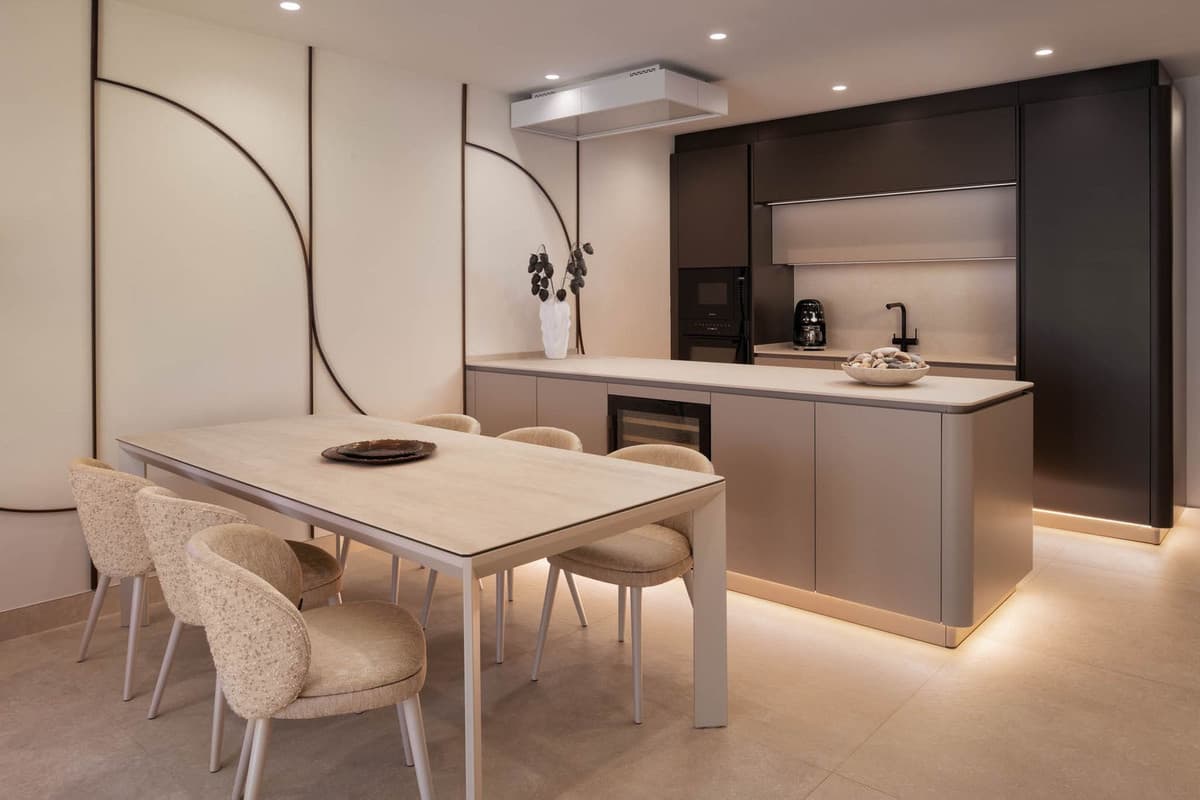 Middle Floor Apartment in Estepona — photo 4 of 10