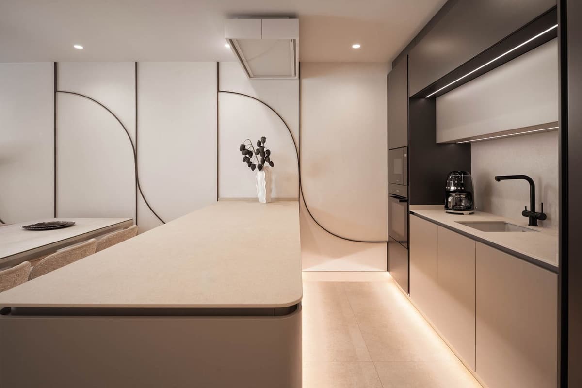 Middle Floor Apartment in Estepona — photo 5 of 10