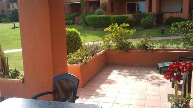 Ground Floor Apartment in La Duquesa — photo 6 of 10