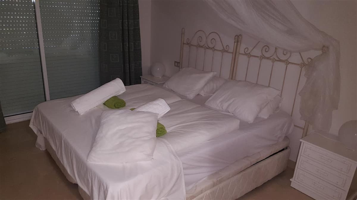 Ground Floor Apartment in La Duquesa — photo 7 of 10