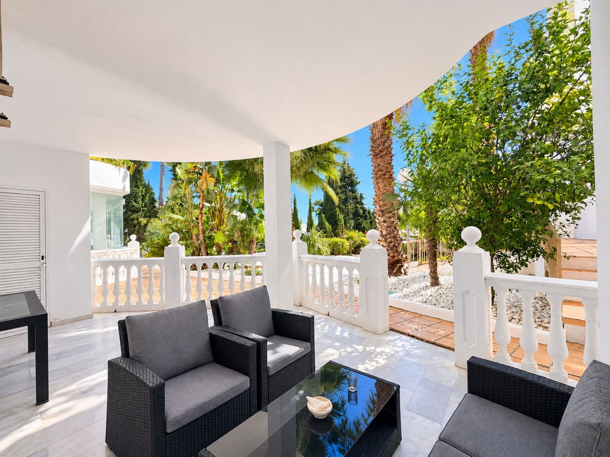 Ground Floor Apartment in Estepona — photo 1 of 10