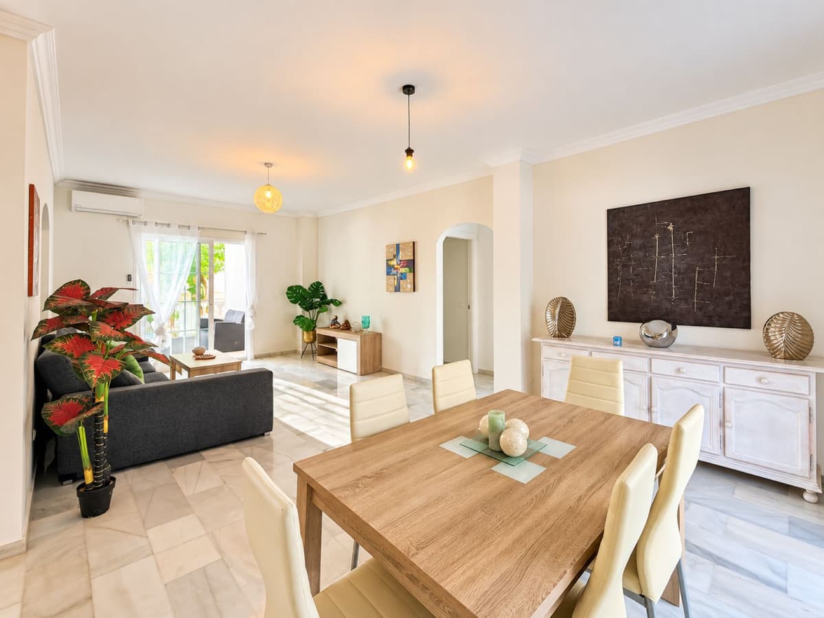 Ground Floor Apartment in Estepona — photo 3 of 10