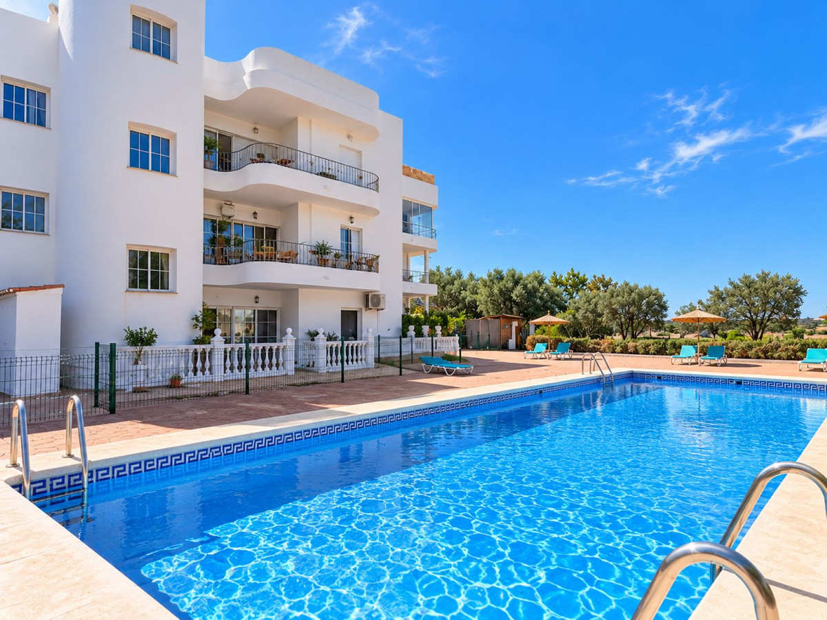 Ground Floor Apartment in Estepona — photo 5 of 10