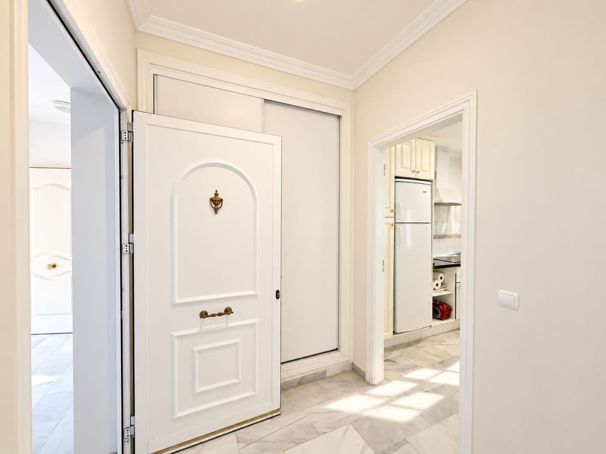 Ground Floor Apartment in Estepona — photo 7 of 10