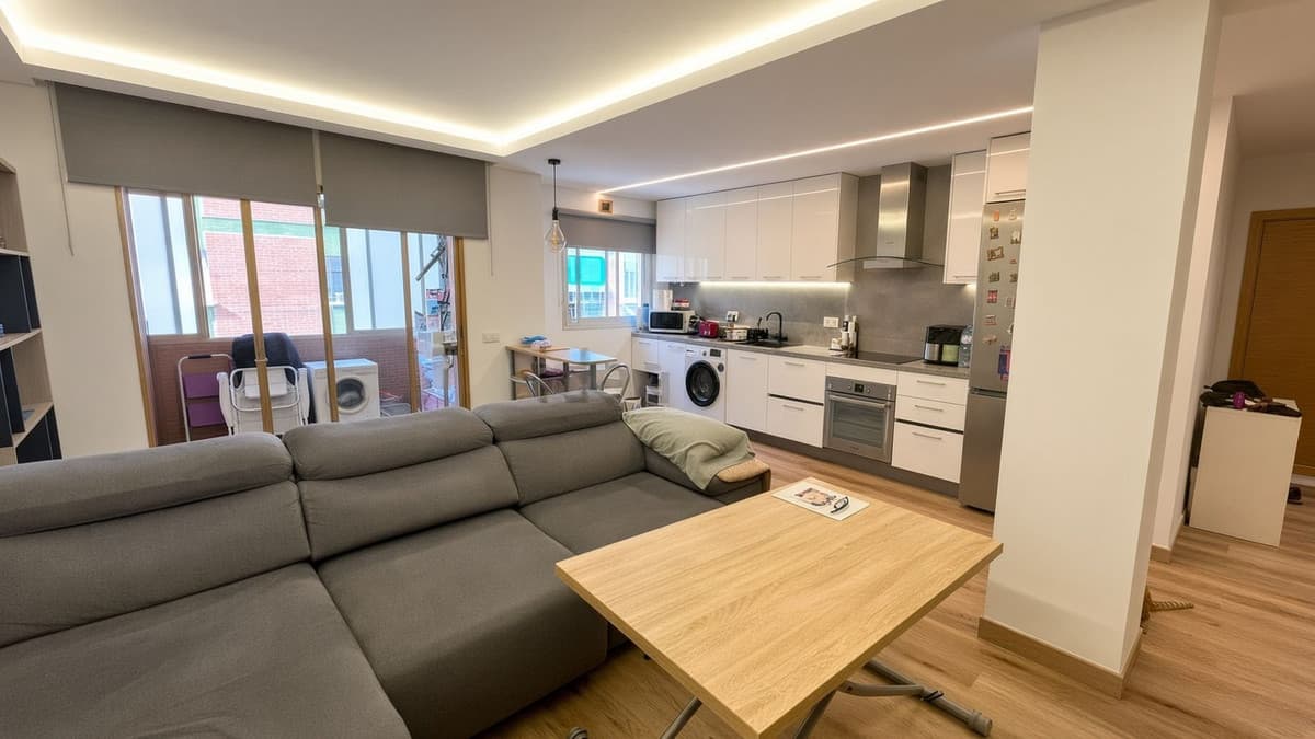 Middle Floor Apartment in Marbella — photo 2 of 10