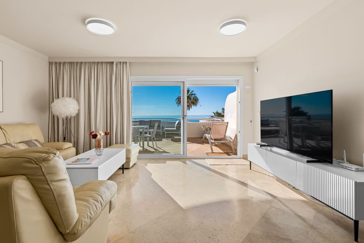 Ground Floor Apartment in Estepona — photo 3 of 10