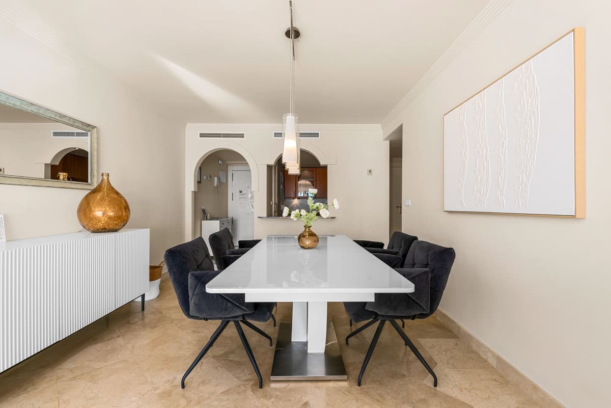 Ground Floor Apartment in Estepona — photo 5 of 10