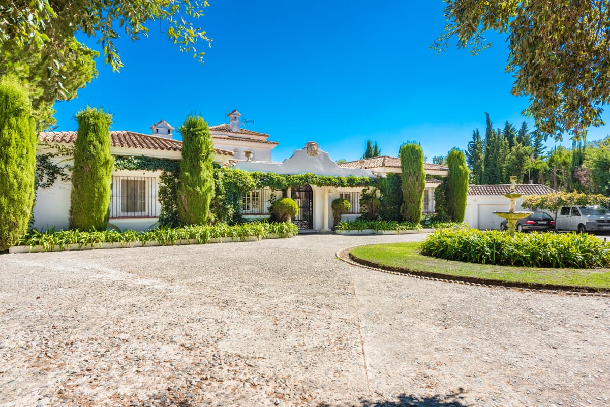 Detached Villa in Sotogrande Alto — photo 2 of 10