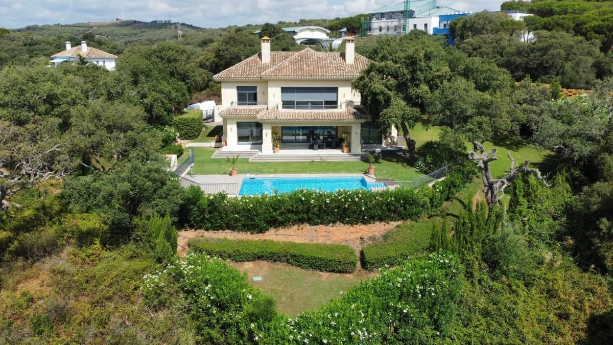 Detached Villa in Sotogrande Alto — photo 1 of 10