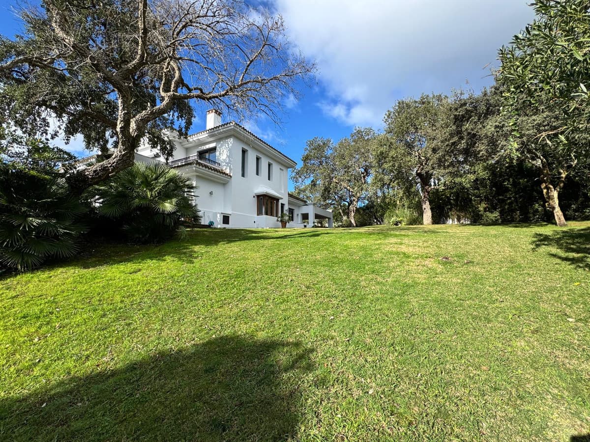 Detached Villa in Sotogrande Alto — photo 2 of 10